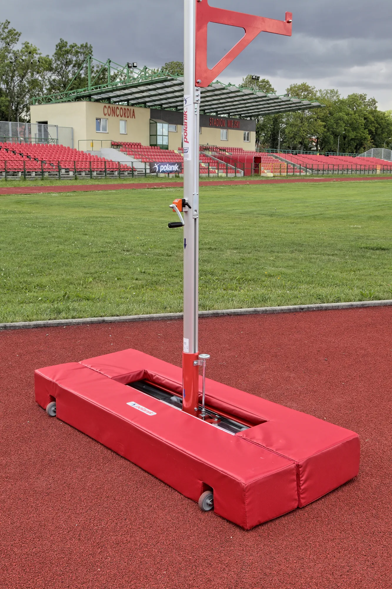 Polanik Base Cushioning for Pole Vaulting Competition Standards