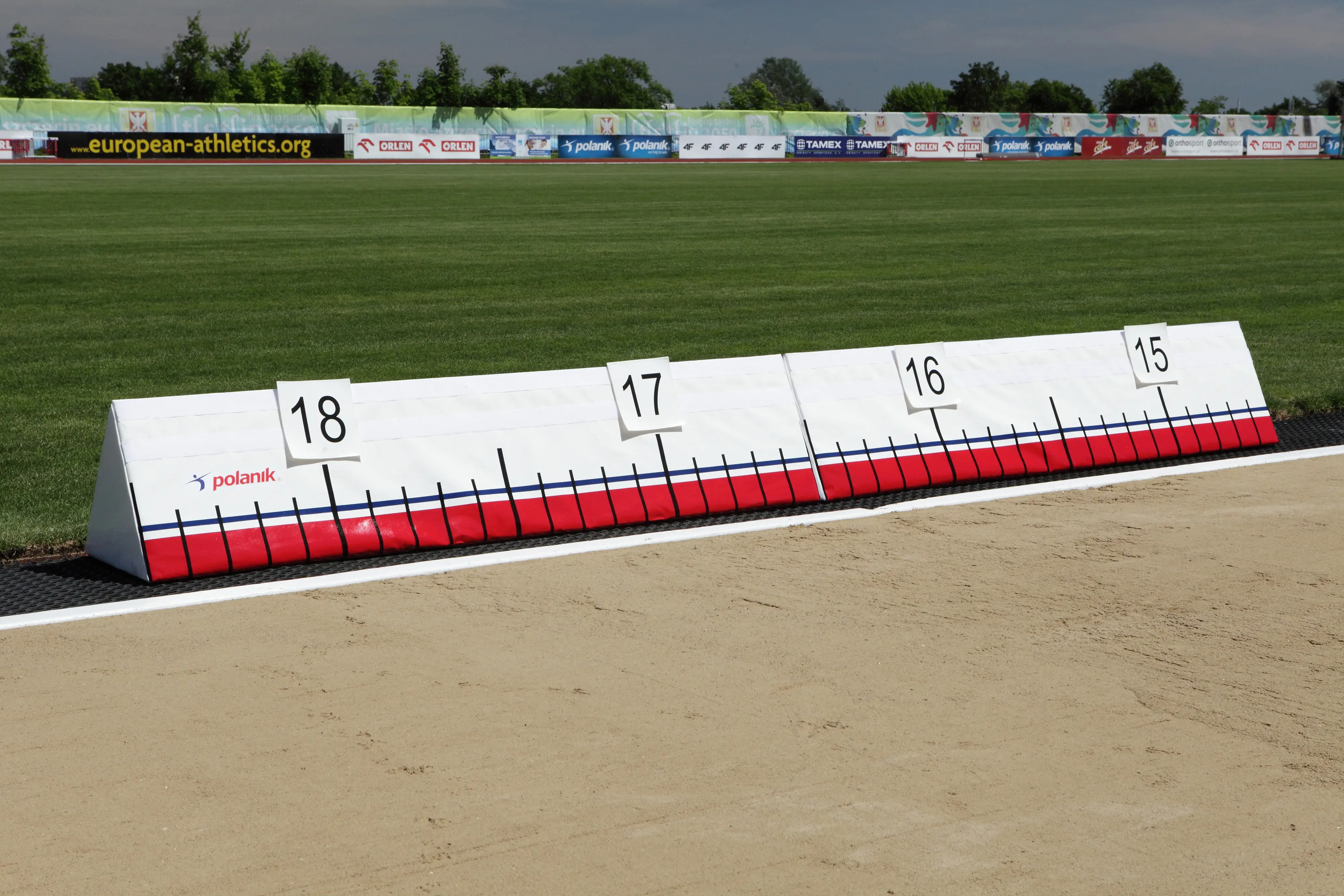 Polanik Moveable Foam Distance Marker