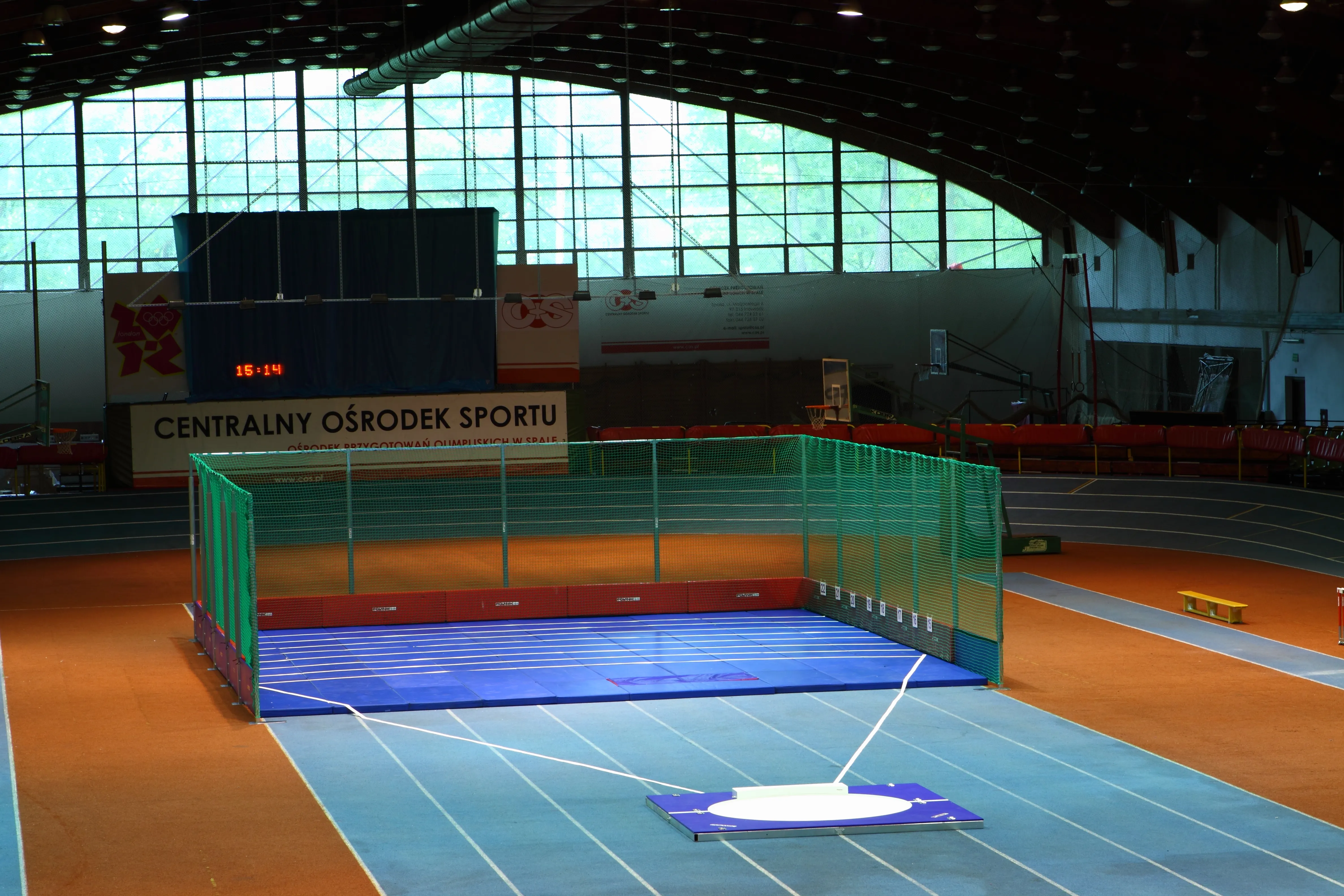 Polanik Indoor Shot Put Safety Barrier