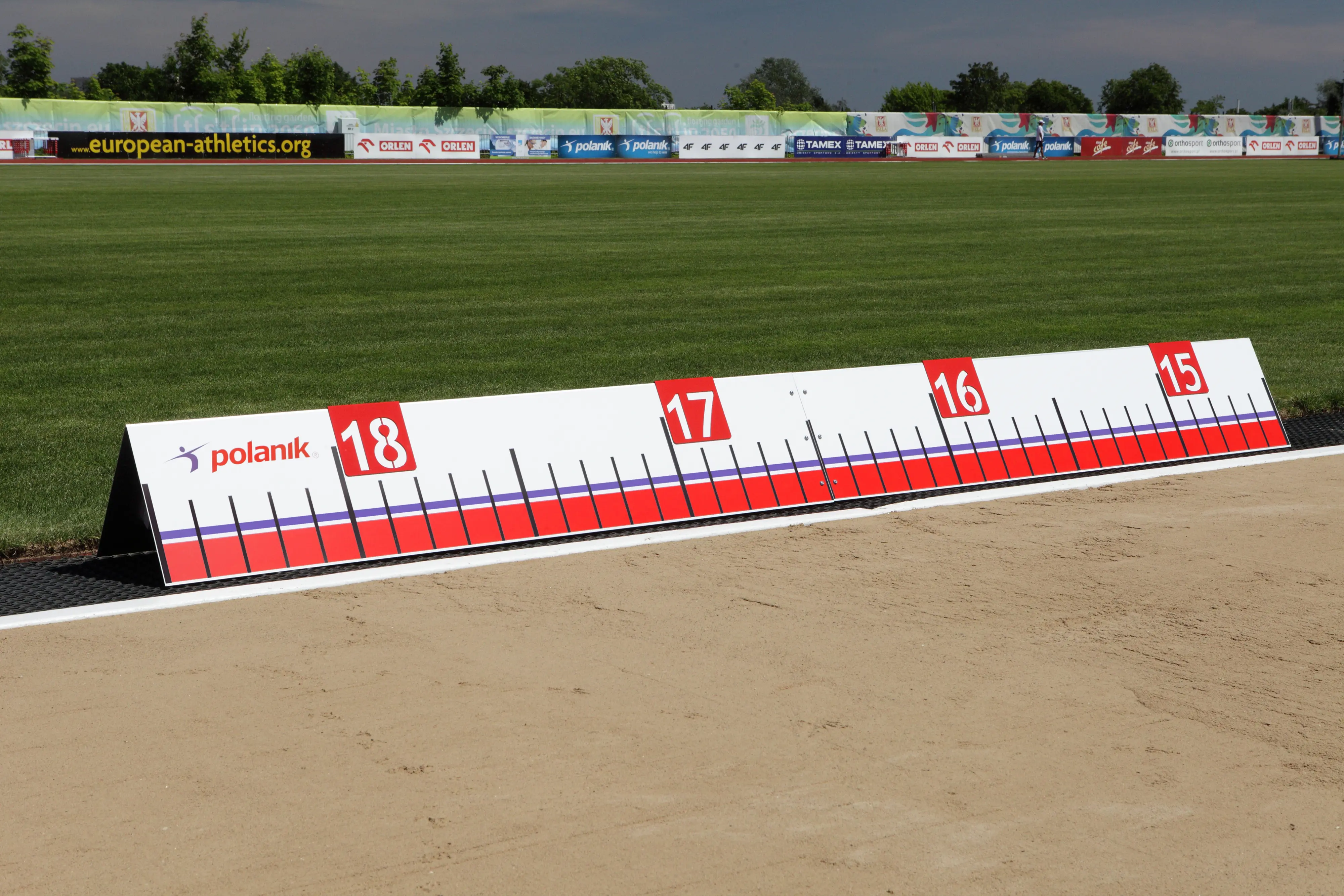 Polanik Moveable Aluminium Distance Marker
