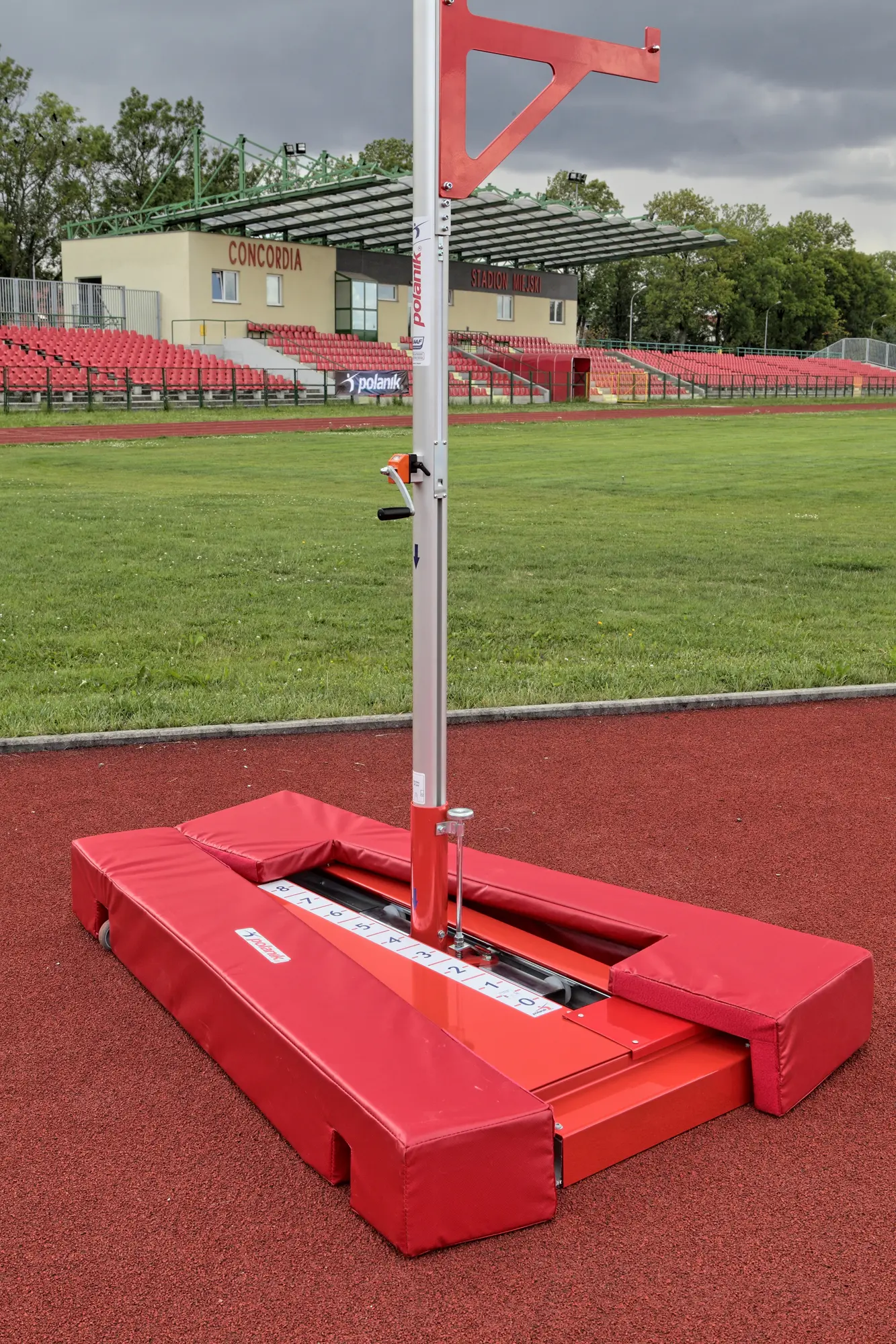Polanik Base Cushioning for Pole Vaulting Training Standards
