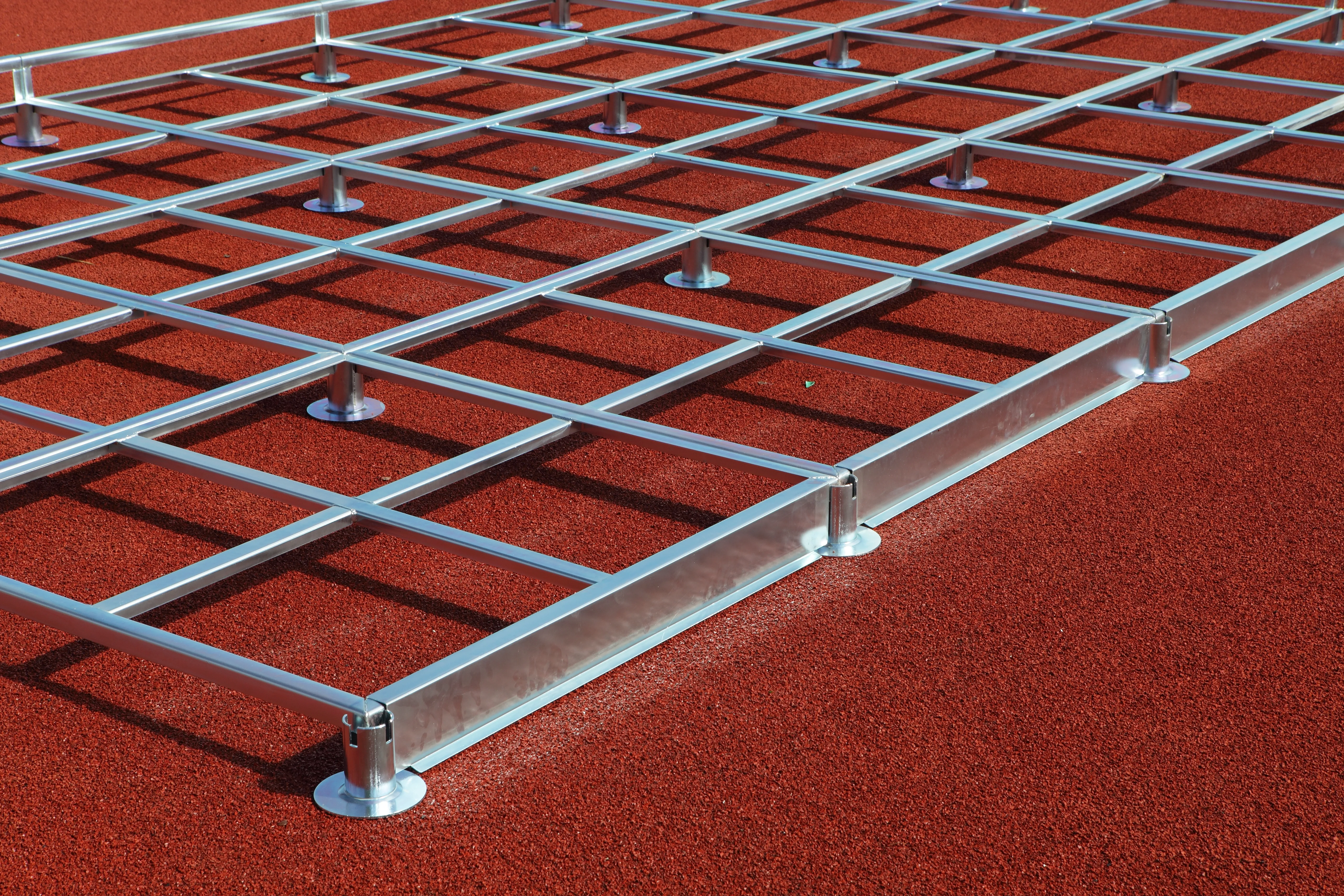 Polanik Safety Guards for Modular Grid Platforms