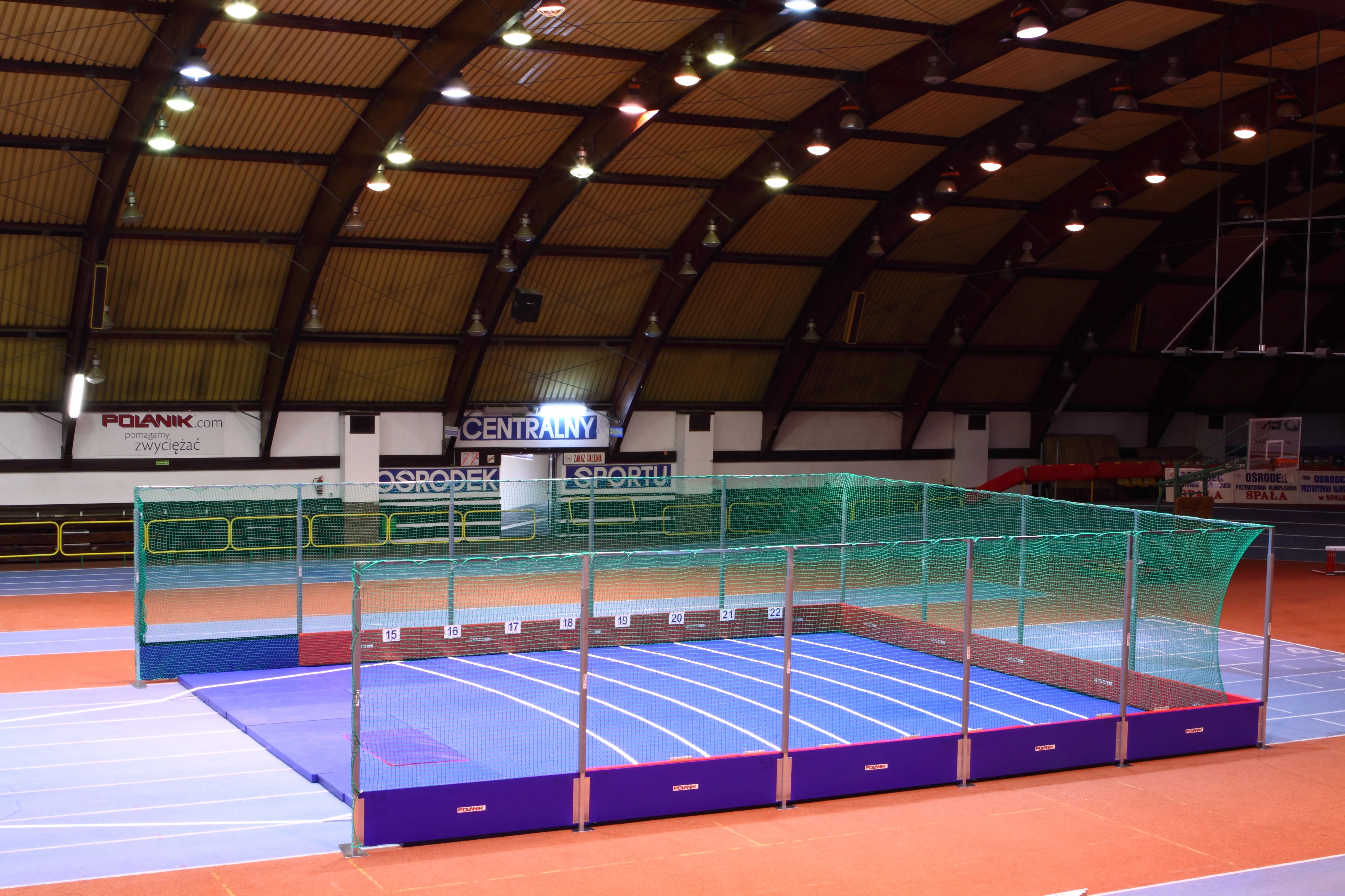 Polanik Indoor Shot Put Safety Barrier
