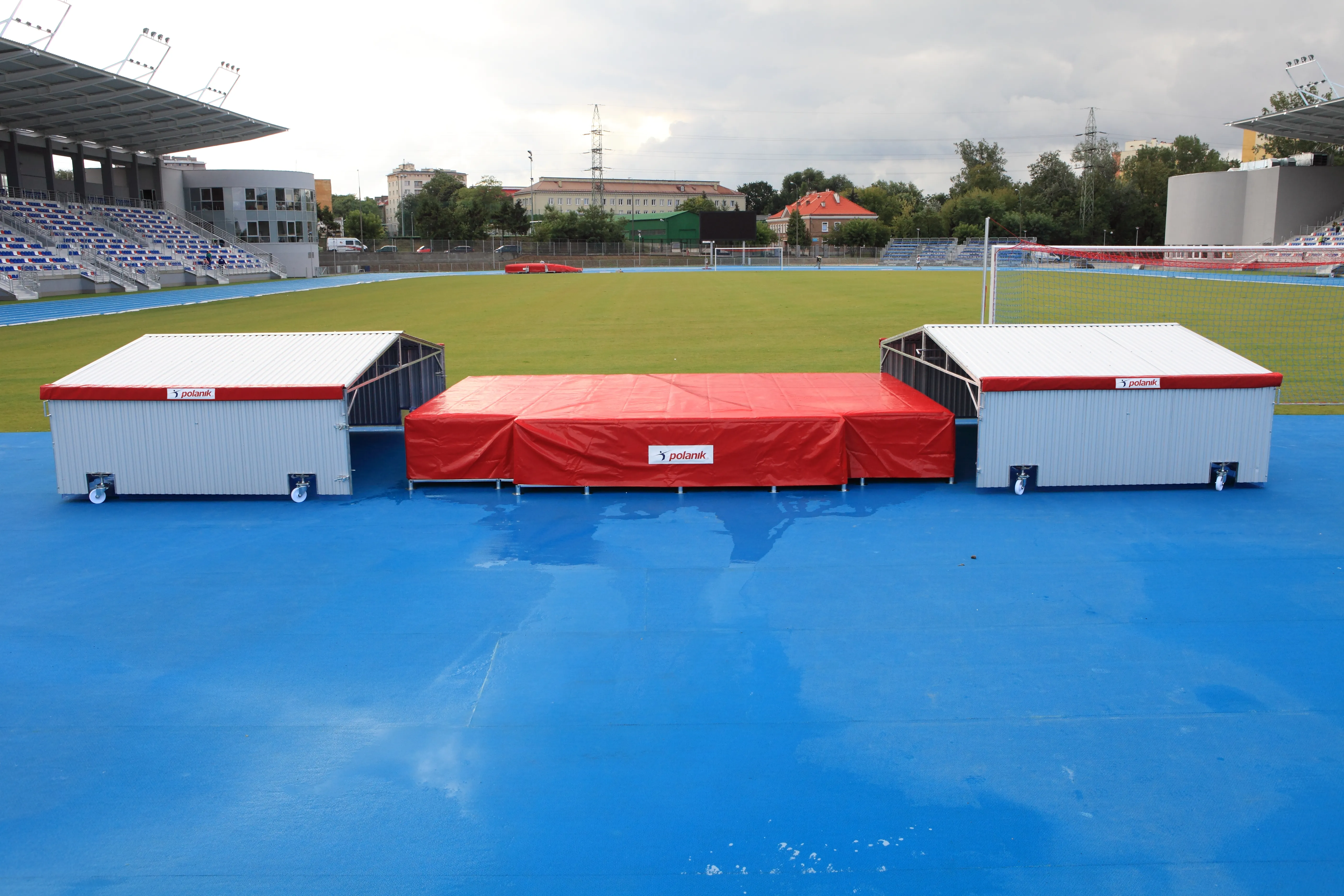Polanik Lockable Metal Cover for High Jump Mats