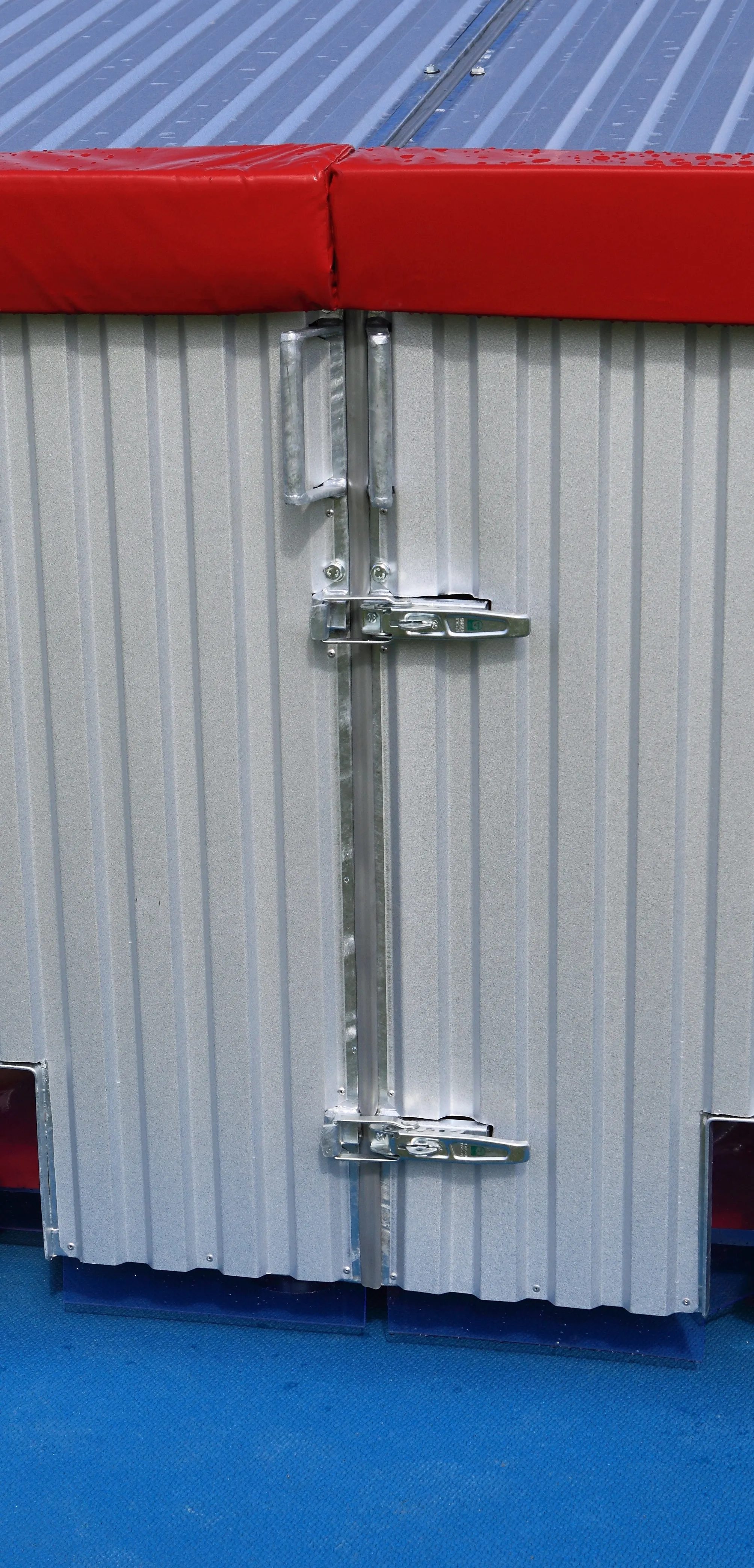 Polanik Lockable Metal Cover for High Jump Mats