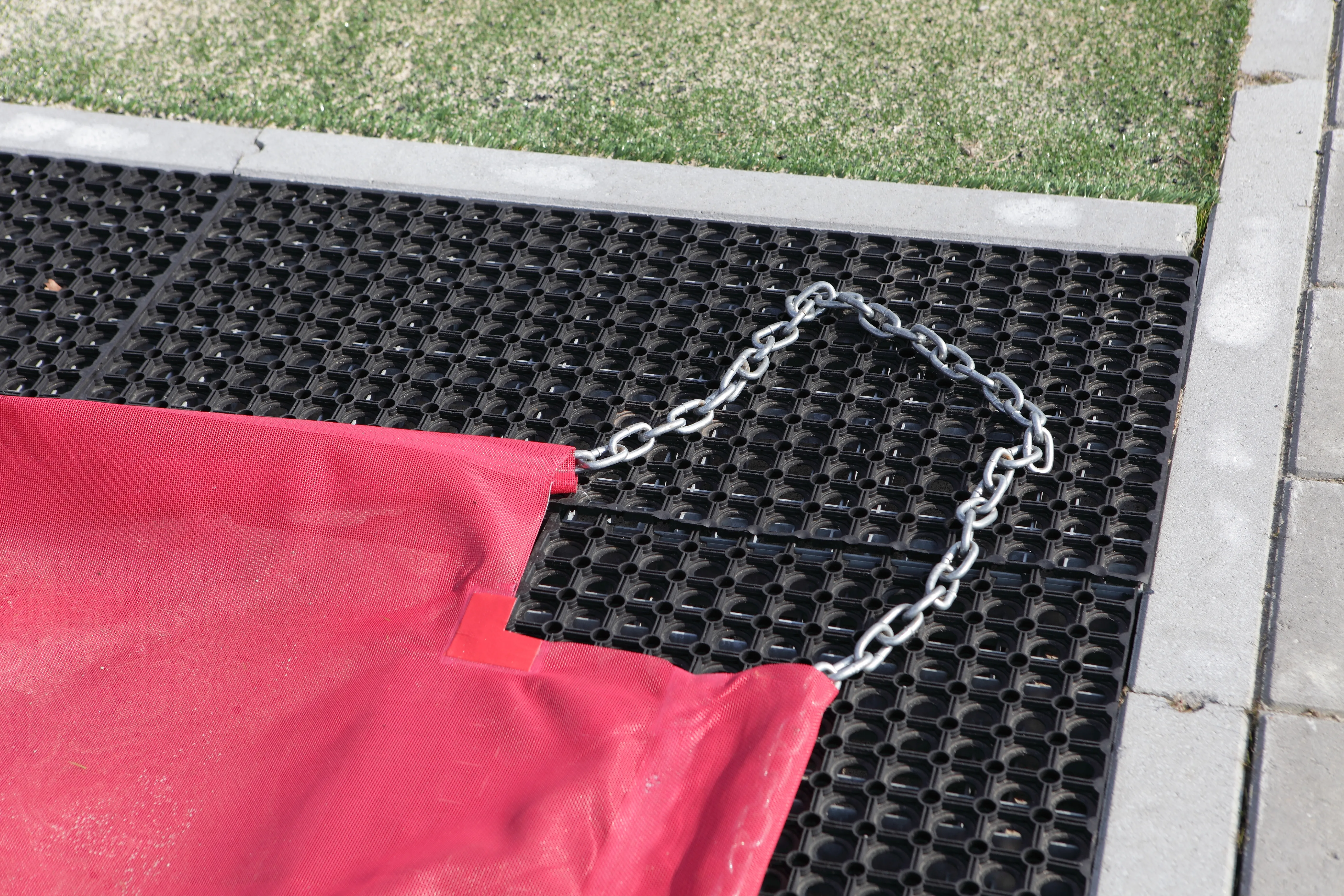 Polanik Water-Permeable Pit Cover - per Square Meter