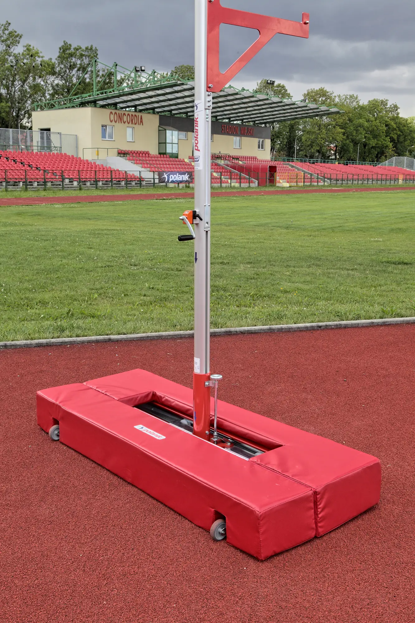 Polanik Base Cushioning for Pole Vaulting Training Standards