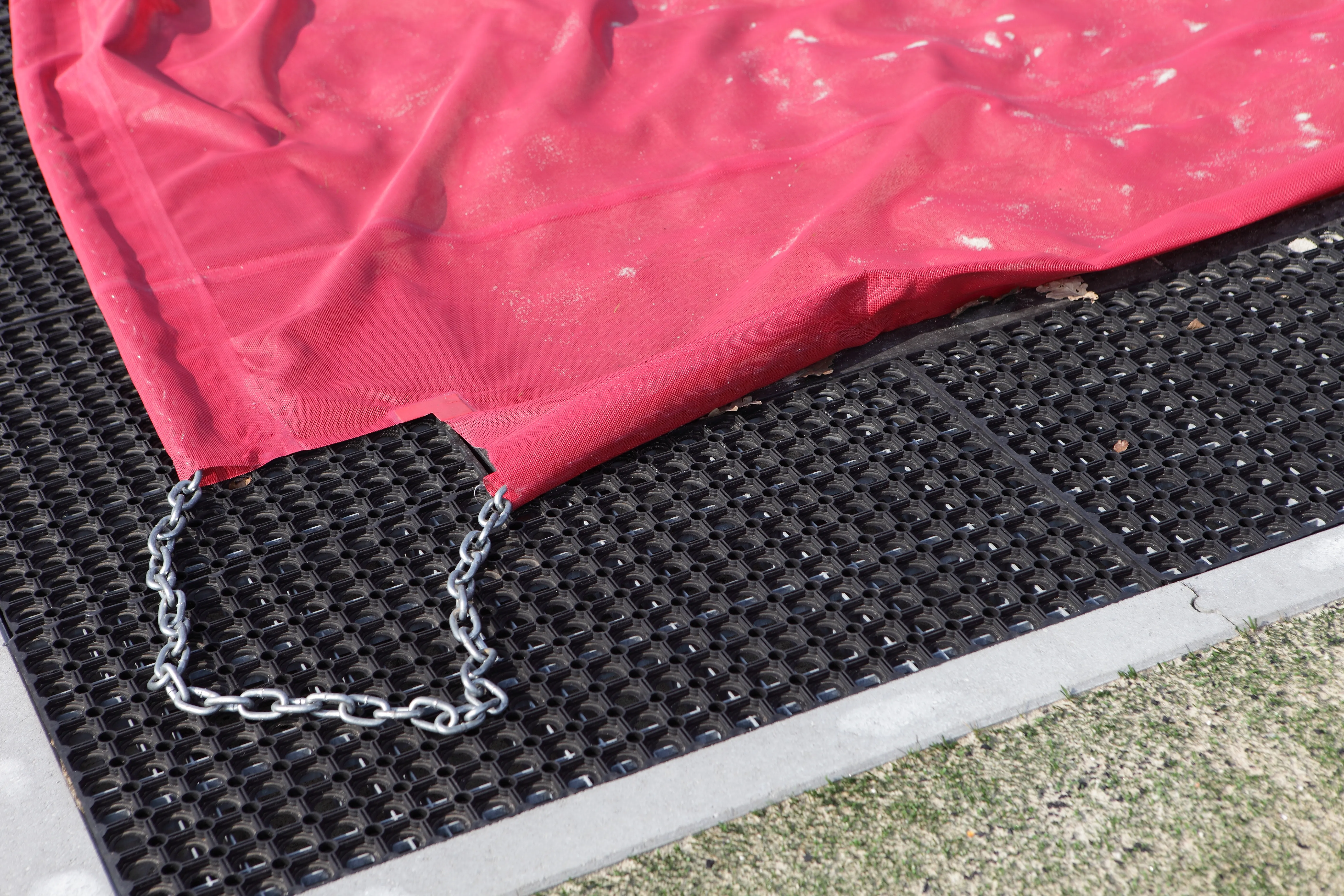 Polanik Water-Permeable Pit Cover - per Square Meter