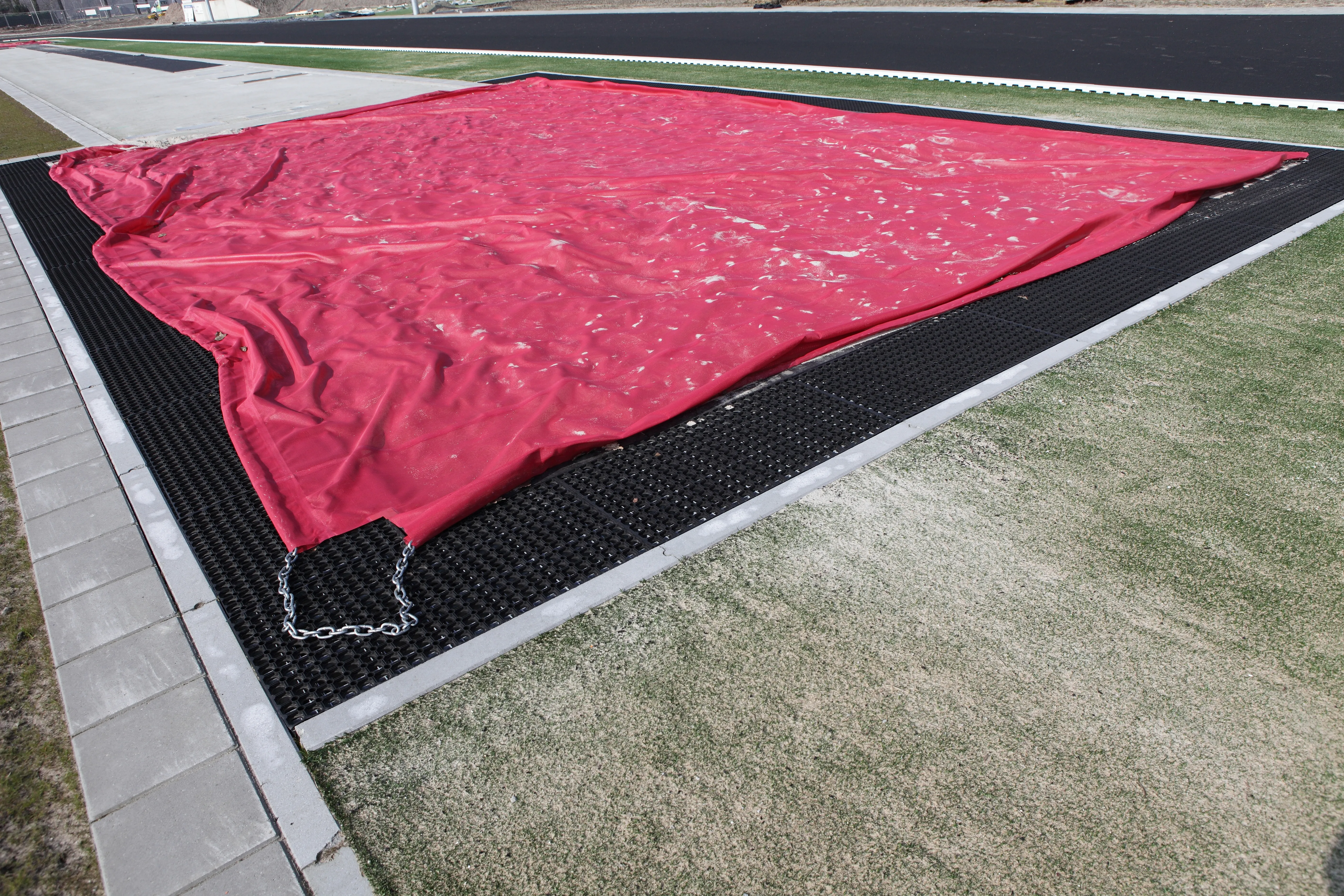 Polanik Water-Permeable Pit Cover - per Square Meter